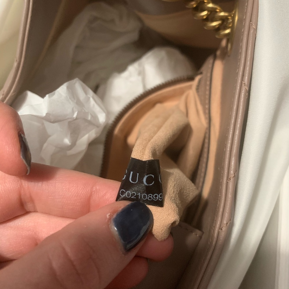 Gucci GG Marmont Meduim Matelasse Shoulder Bag. - Picture 11 of 12